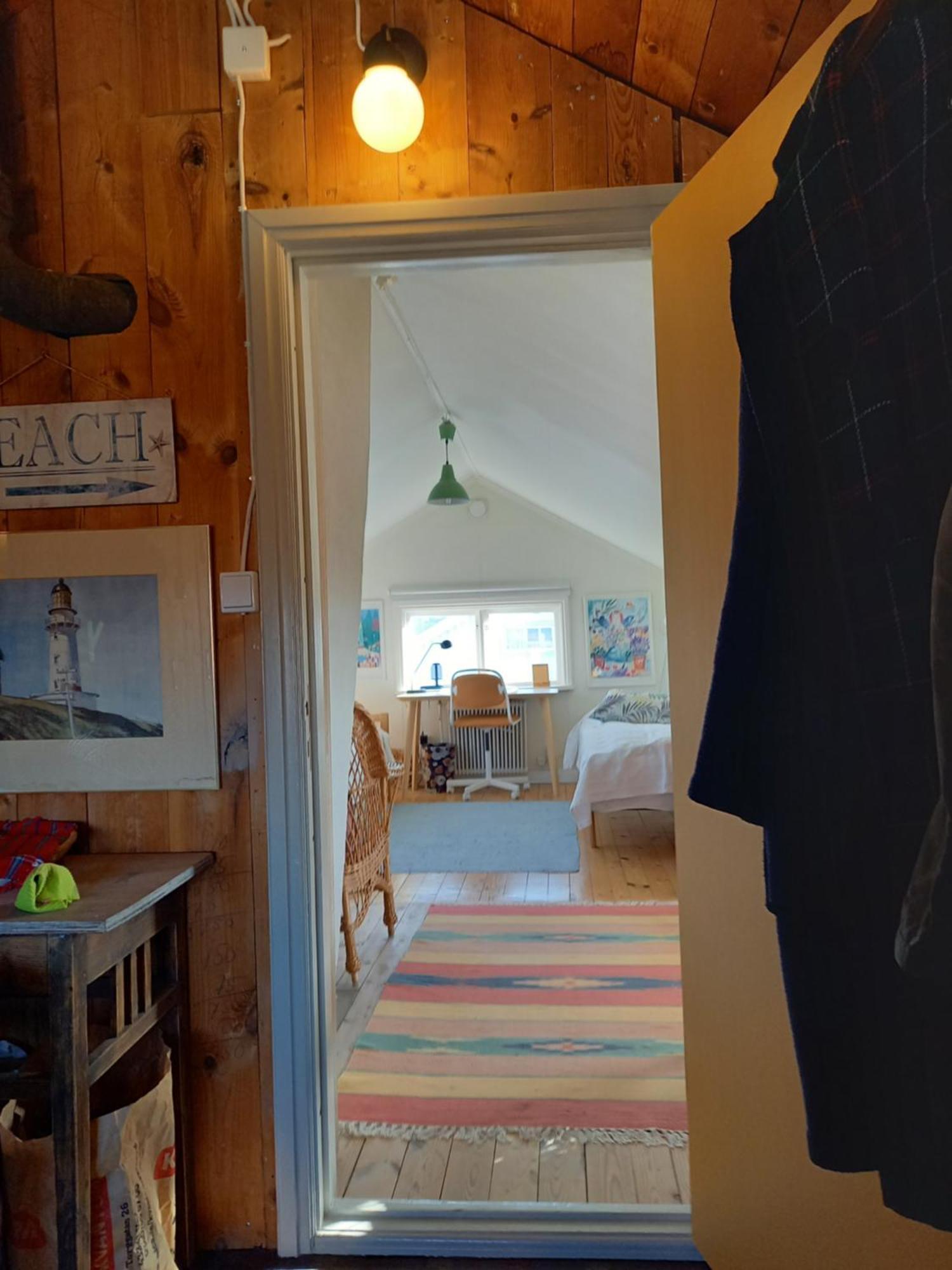 Ljust Boende, Egen Ingang Och Traedgard I Centrum Varberg Bagian luar foto